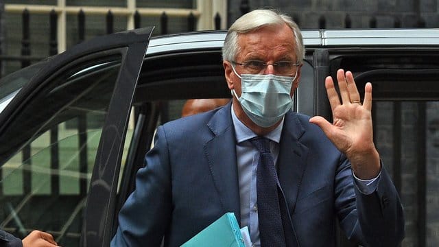 Der Chefunterhändler der Europäischen Union für den Brexit, Michel Barnier, trifft in der 10 Downing Street ein. Der Chefunterhändler der Europäischen Union für den Brexit, Michel Barnier, trifft in der 10 Downing Street ein.