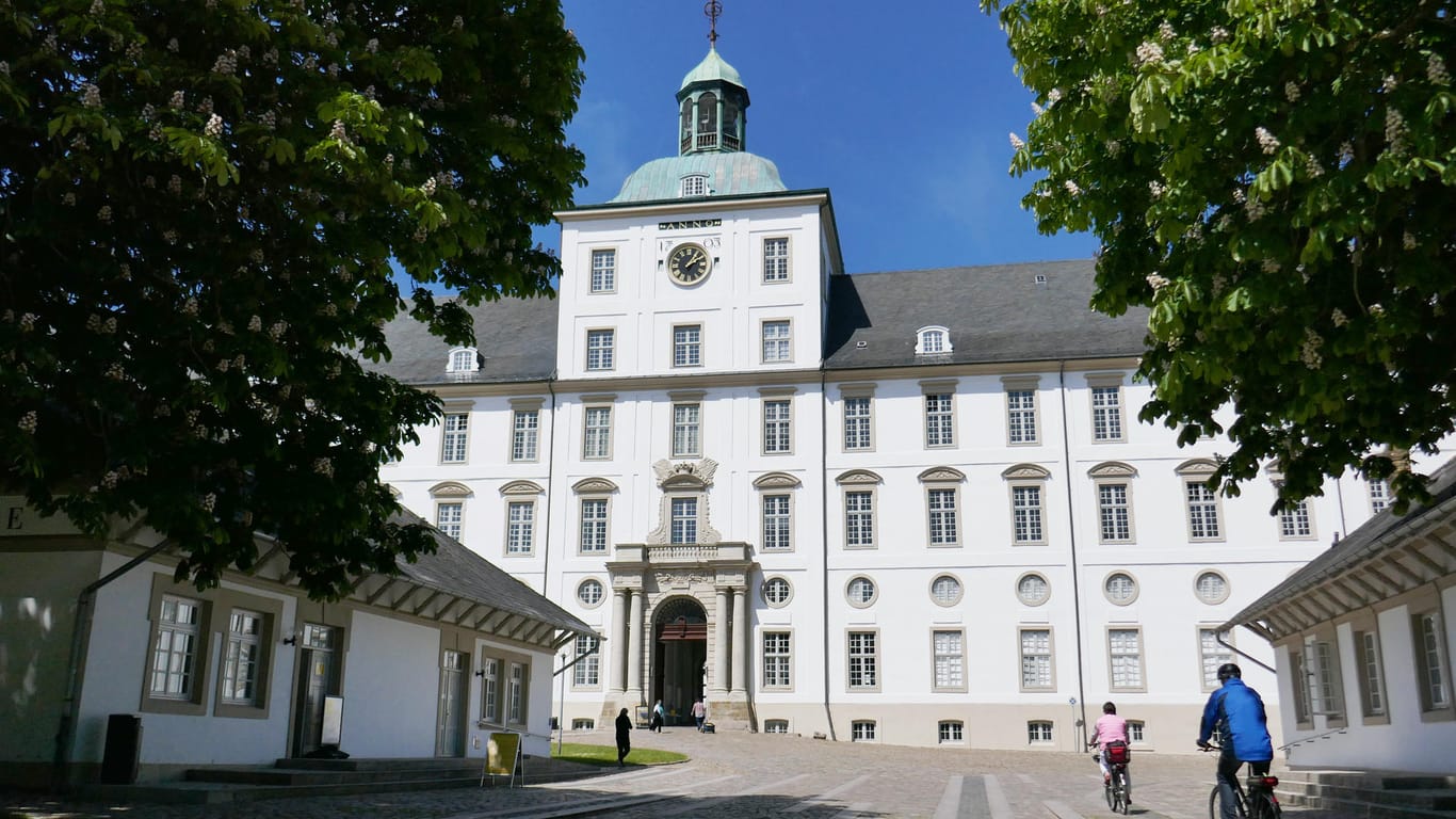 Sehenswürdigkeit in Schleswig: Das Schloss Gottorf beheimatet heute ein Museum für Kunst und Kulturgeschichte.
