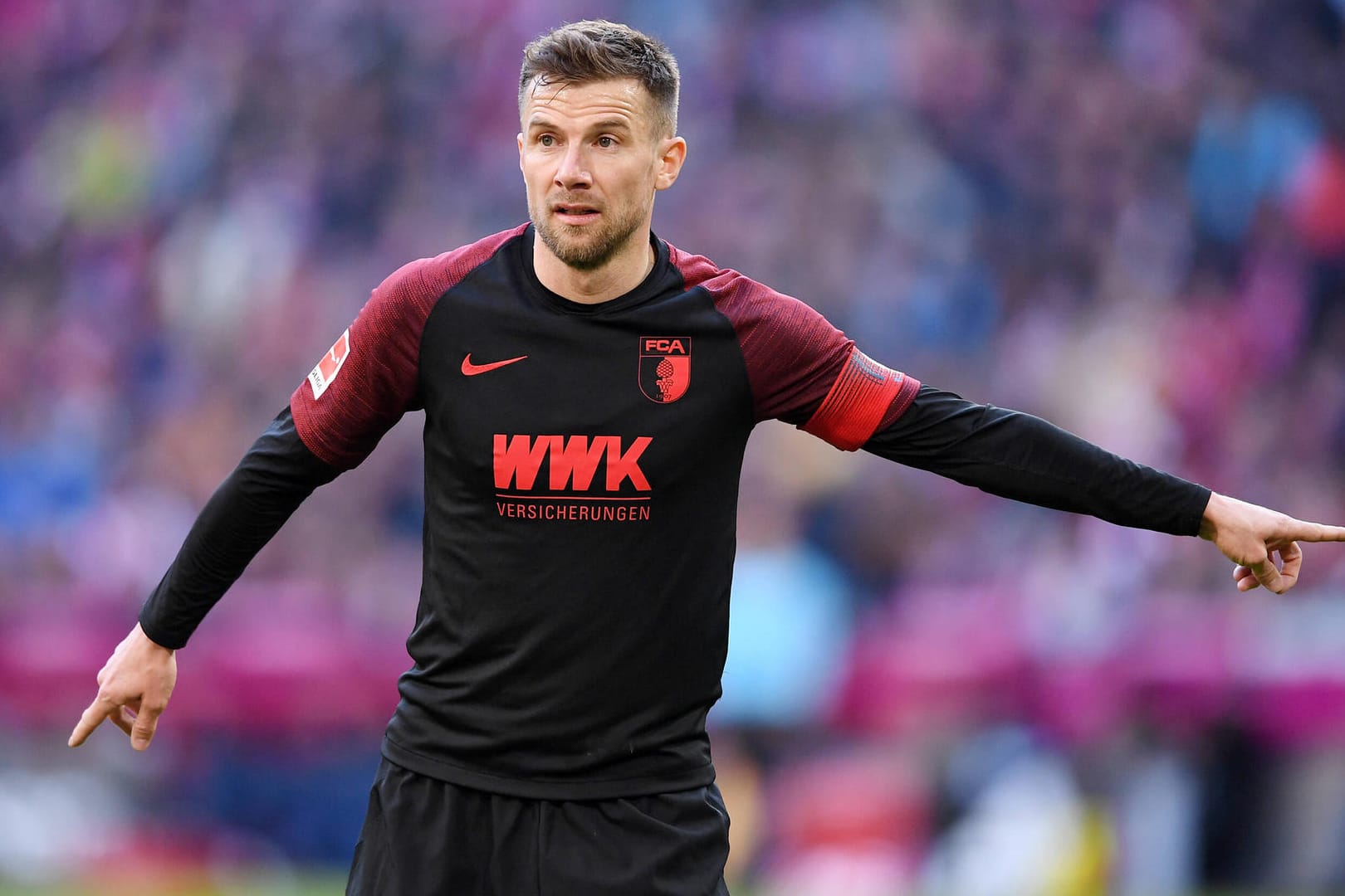 Daniel Baier: Nach mehr als zehn Jahren verlässt der Kaiptän des FC Augsburg sein Team.