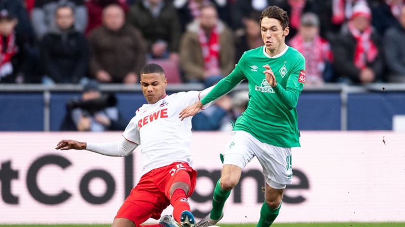 Der KSC leiht Junioren-Nationalspieler Benjamin Goller (r) für die nächste Saison von Werder Bremen aus.