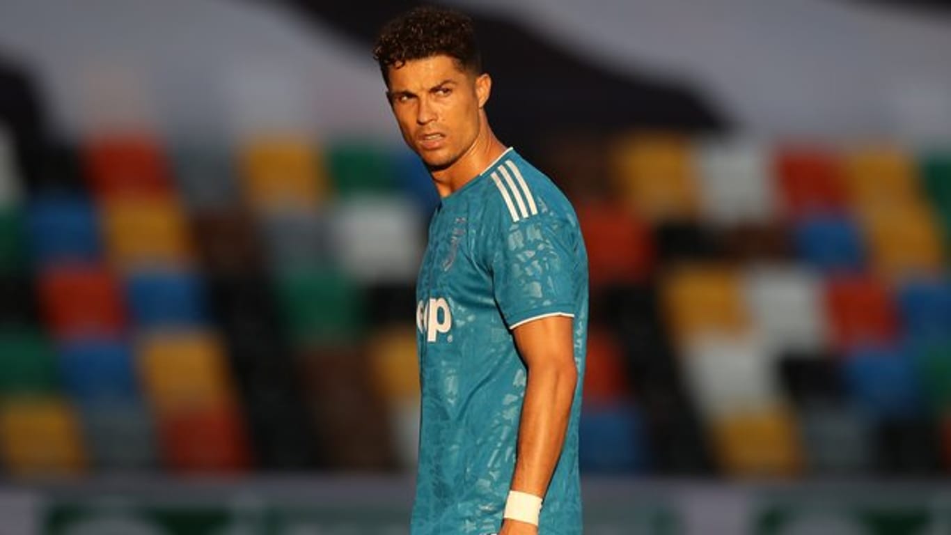 Superstar Cristiano Ronaldo muss mit Juve auf den Gewinn der Meisterschaft noch warten.