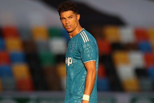 Superstar Cristiano Ronaldo muss mit Juve auf den Gewinn der Meisterschaft noch warten.