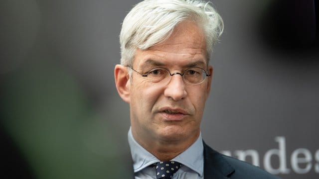 Für Mathias Middelberg (CDU) ist die Asylzuwanderung in Deutschland immer noch zu hoch. Für Mathias Middelberg (CDU) ist die Asylzuwanderung in Deutschland immer noch zu hoch.