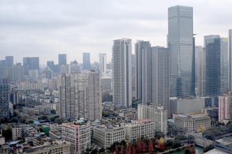 Blick über die chinesische Stadt Chengdu: Dort befindet sich eines von fünf US-Konsulaten in China; nun soll es schließen.