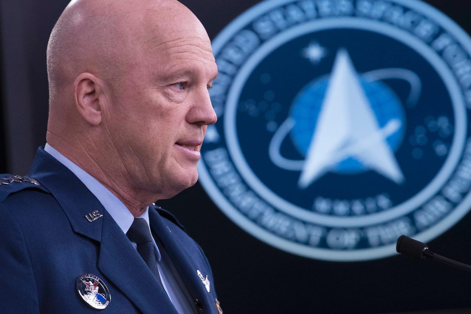 Der Chef des US Space Command General John W. Raymond: "Weiterer Beweis, dass Russland fortwährend daran arbeitet, weltraumbasierte Systeme zu entwickeln und zu testen".
