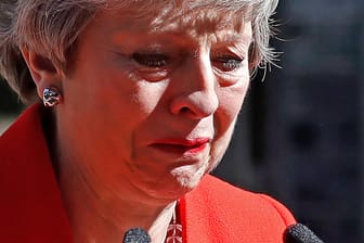 Theresa May: Unter Tränen gab sie ihren Rücktritt bekannt – nun ist es still um sie geworden.