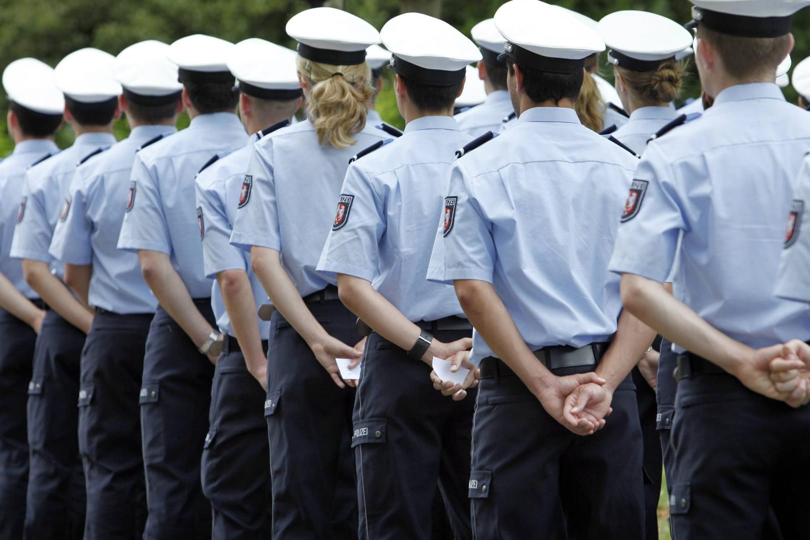 Absolventen der Polizeischule Selm-Bork in Nordrhein-Westfalen: Rund 20 Prozent der Abiturienten und 45 Prozent der Bewerber mit Mittlerer Reife scheiterten am Diktat. (Symbolfoto)