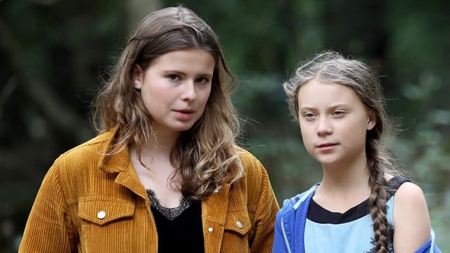 Die Klimaschutzaktivistinnen Luisa Neubauer (l. Die Klimaschutzaktivistinnen Luisa Neubauer (l.