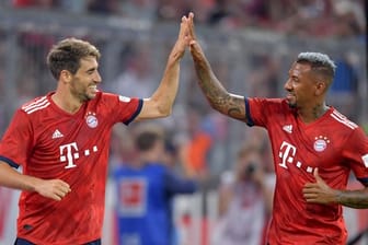 Bei Bayern vor einer ungewissen Zukunft: Javi Martínez (l) und Jérôme Boateng.