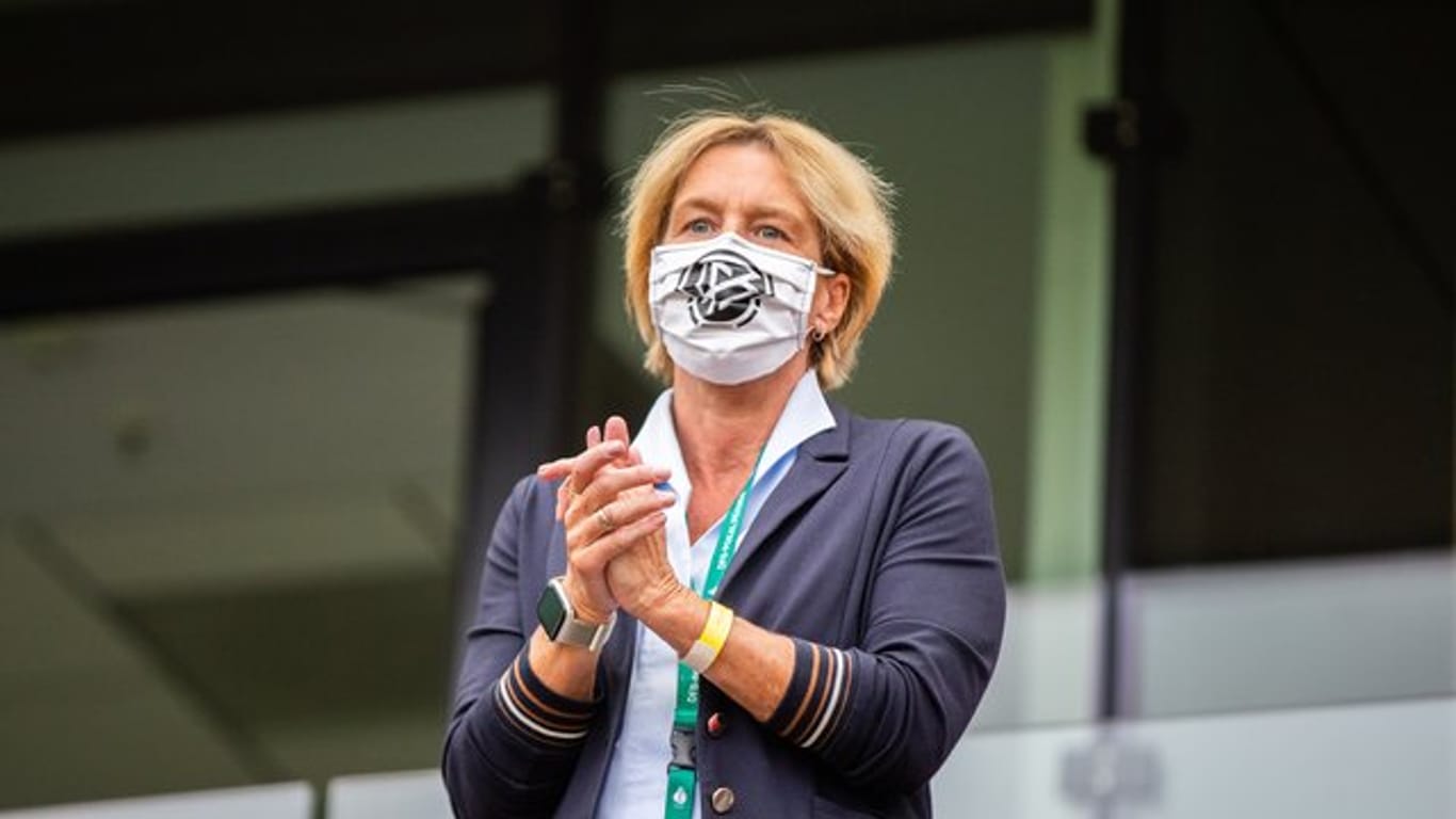 Ist nach der Corona-Pause mit Deutschlands Fußball-Frauen gegen Irland gefordert: Bundestrainerin Martina Voss-Tecklenburg.