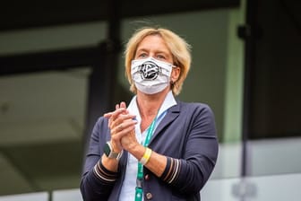 Ist nach der Corona-Pause mit Deutschlands Fußball-Frauen gegen Irland gefordert: Bundestrainerin Martina Voss-Tecklenburg.