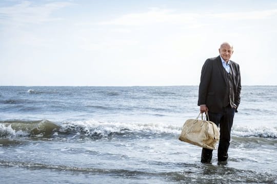 Ein Mann im Wasser: Georg Wilsberg (Leonard Lansink).