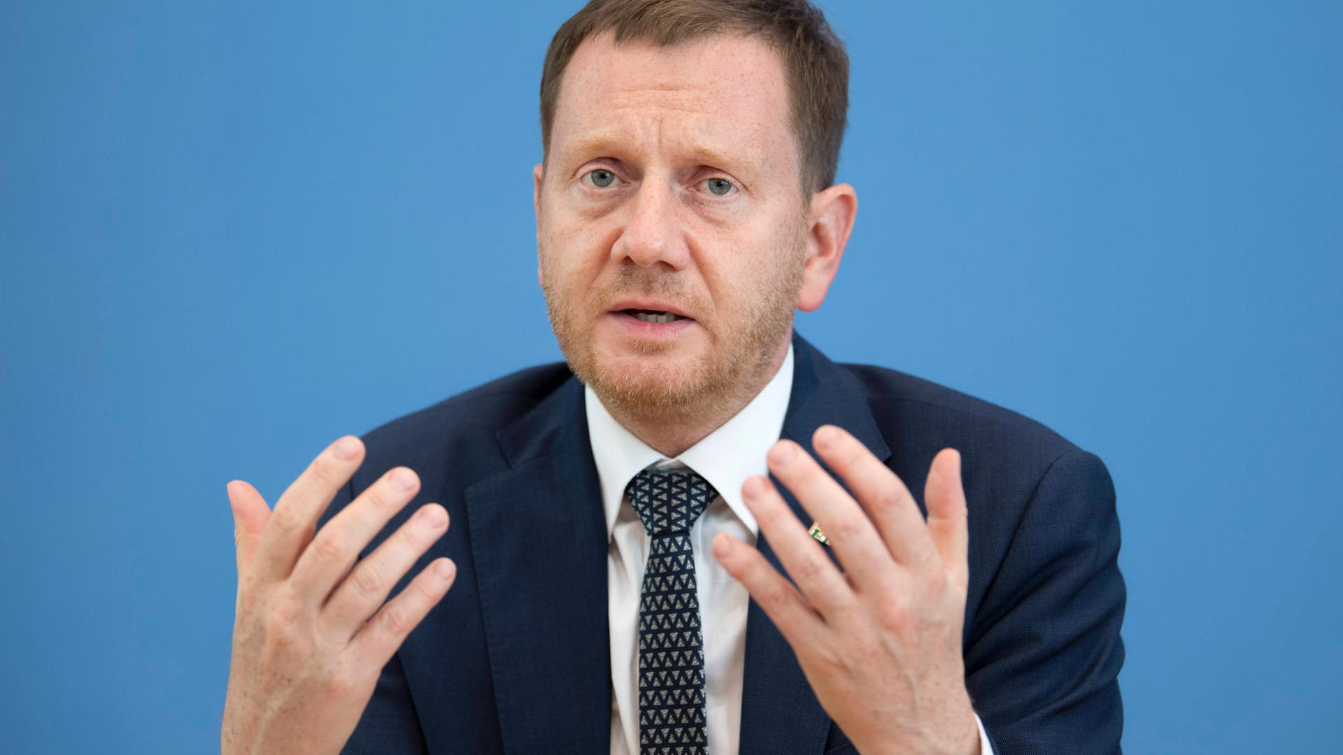 Sachsens Ministerpräsident Michael Kretschmer (CDU): "Das Schöne ist: Die Menschen in Ost und West ticken in dieser Krise gleich."