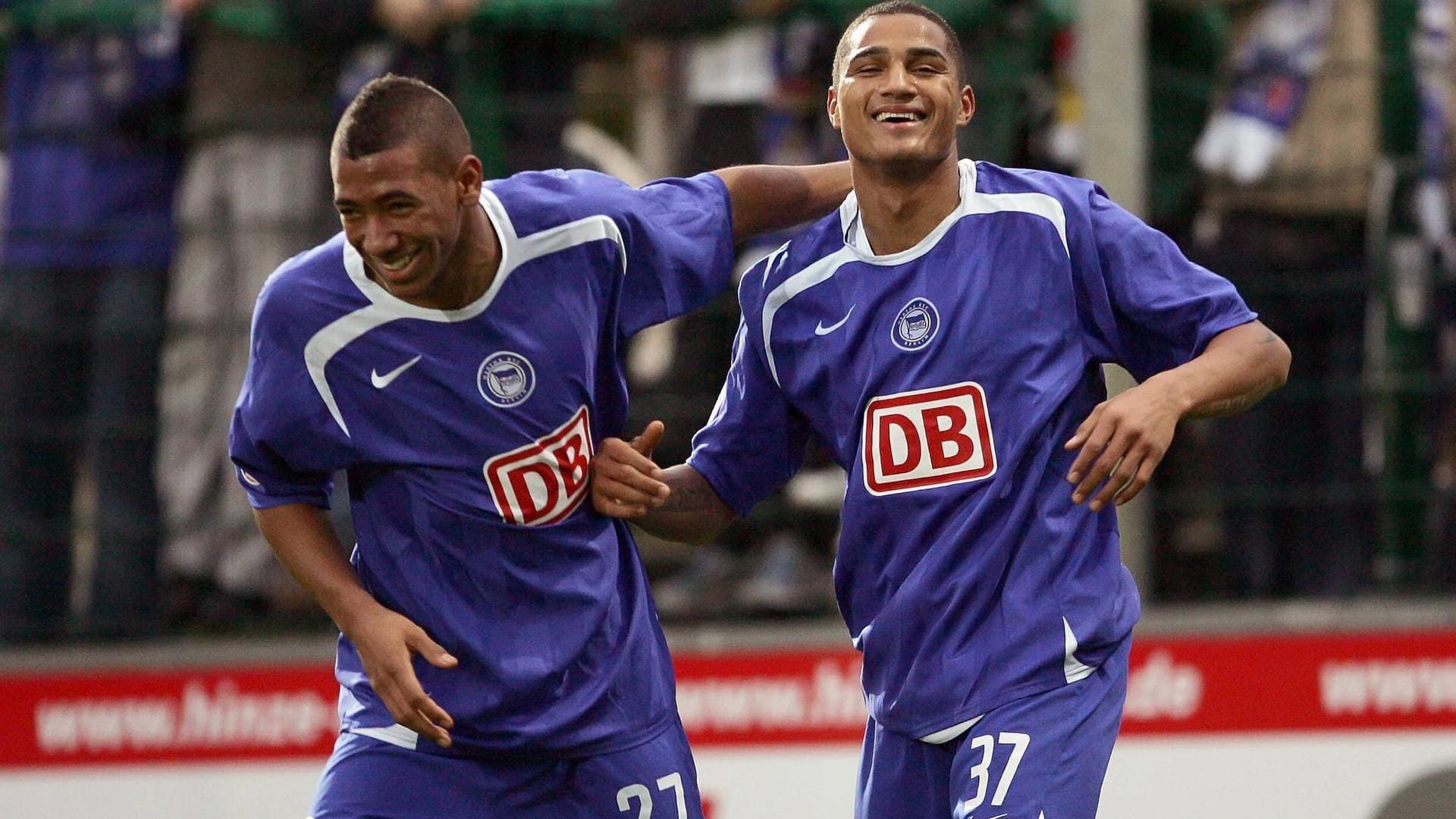 Kevin Prince Boateng (r.) und sein Bruder Jerome Boateng bei Hertha II im Jahr 2006: "Es ist mein Zuhause. Ich hätte noch dableiben müssen". Kevin Prince Boateng (r.) und sein Bruder Jerome Boateng bei Hertha II im Jahr 2006: "Es ist mein Zuhause. Ich hätte noch dableiben müssen".
