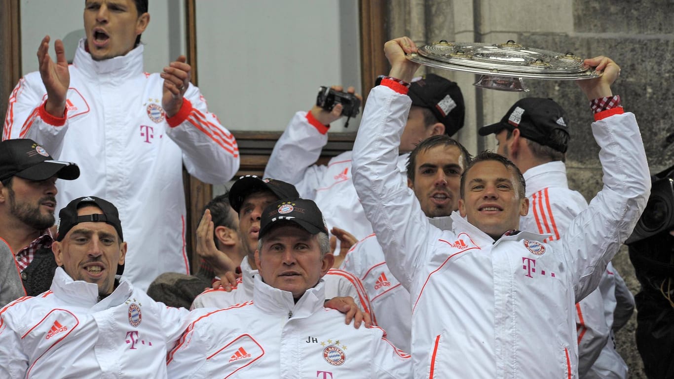 Saison 2012/13: Die Bayern haben das Triple geholt, feiern hier die Meisterschaft mit Trainer Heynckes.