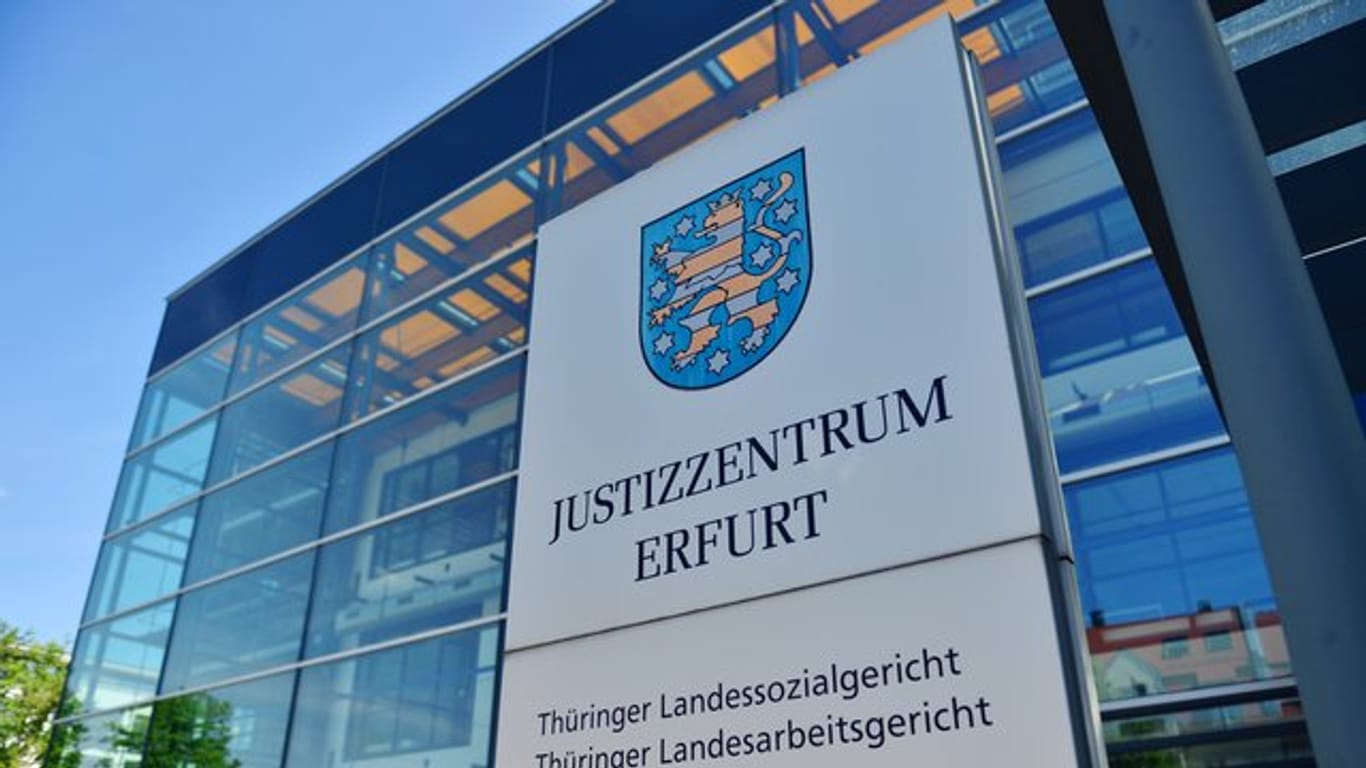 Das Justizzentrum Erfurt: Die Staatsanwaltschaft wirft einem 49-Jährigen Mord in Tateinheit mit schwerem gefährlichem Eingriff in den Straßenverkehr. (Symbolfoto)