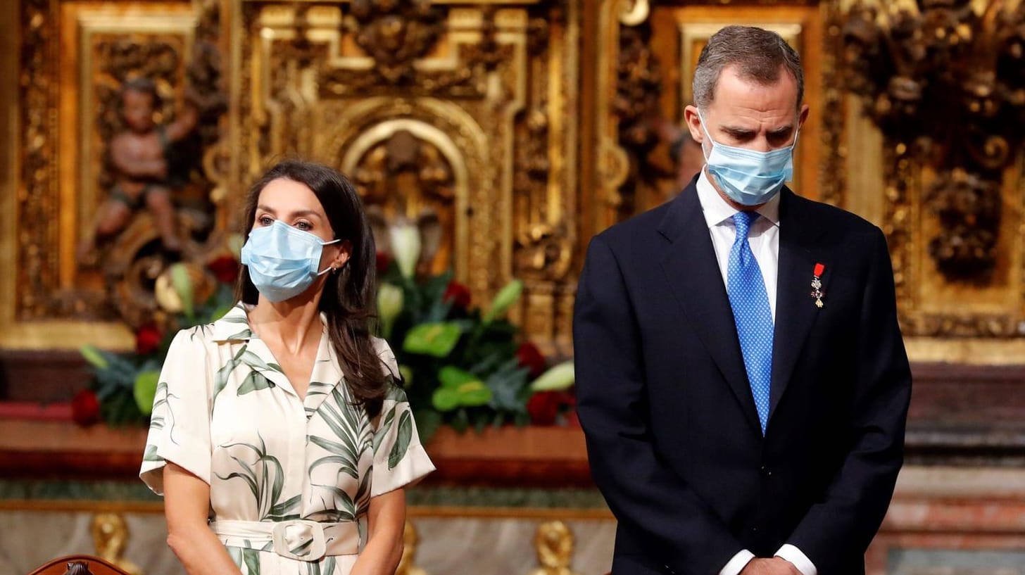 Königin Letizia und König Felipe in der Kathedrale von Santiago de Compostela.