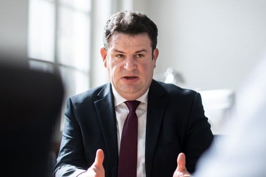 Arbeitsminister Hubertus Heil plant, das Kurzarbeitergeld zu verlängern.