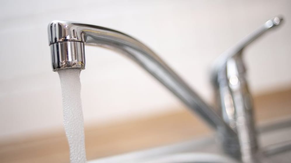 Wasserverbrauch reduzieren: Ein laufender Wasserhahn sollte vermieden werden.