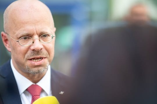 Andreas Kalbitz ist aus der AfD ausgeschlossen worden - was auch das Bundesschiedsgericht der Partei bestätigt hat.