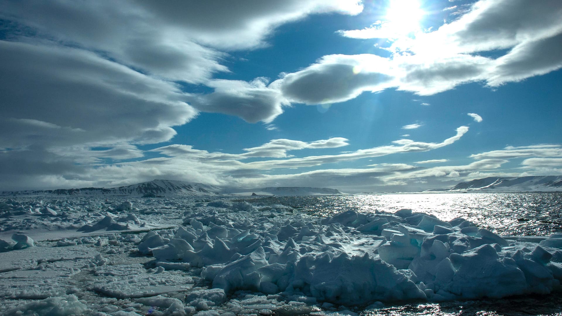 Packeis vor Spitzbergen: Dort messen Forscher derzeit Temperaturen, wie zuletzt vor 40 Jahren.