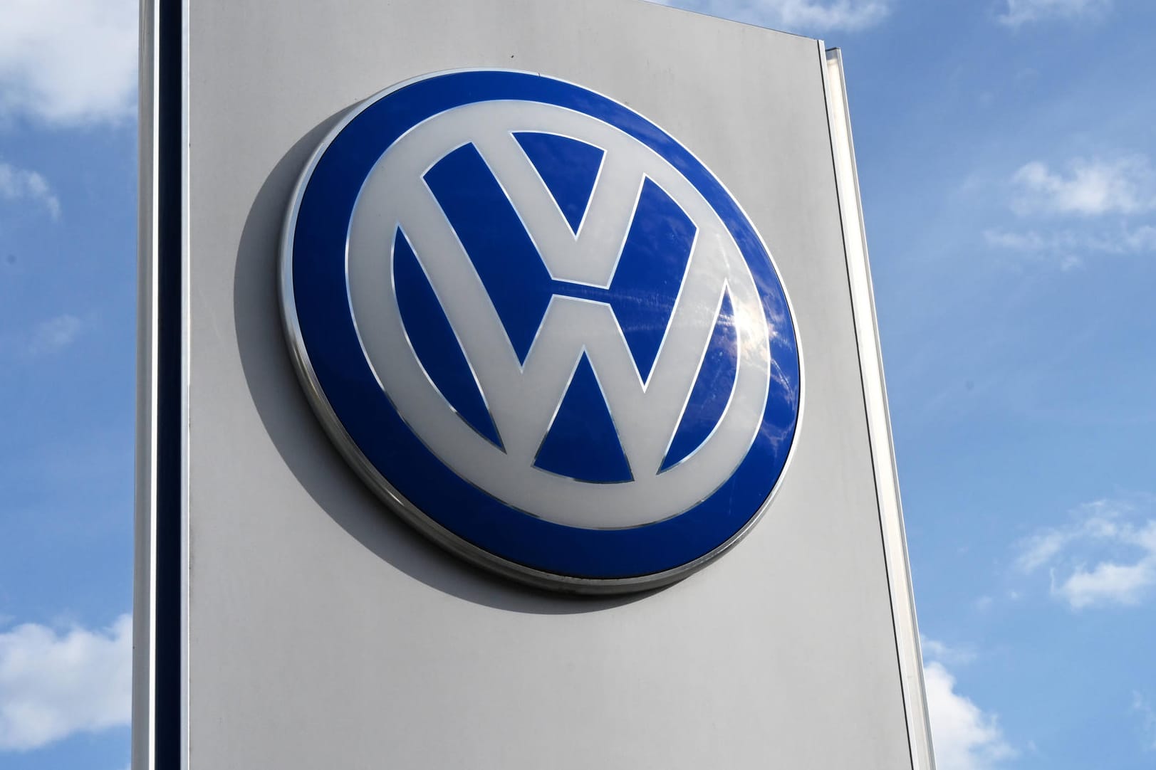 Volkswagen (Symbolfoto): Der Autokonzern sucht nach einem internen Spitzel. Volkswagen (Symbolfoto): Der Autokonzern sucht nach einem internen Spitzel.
