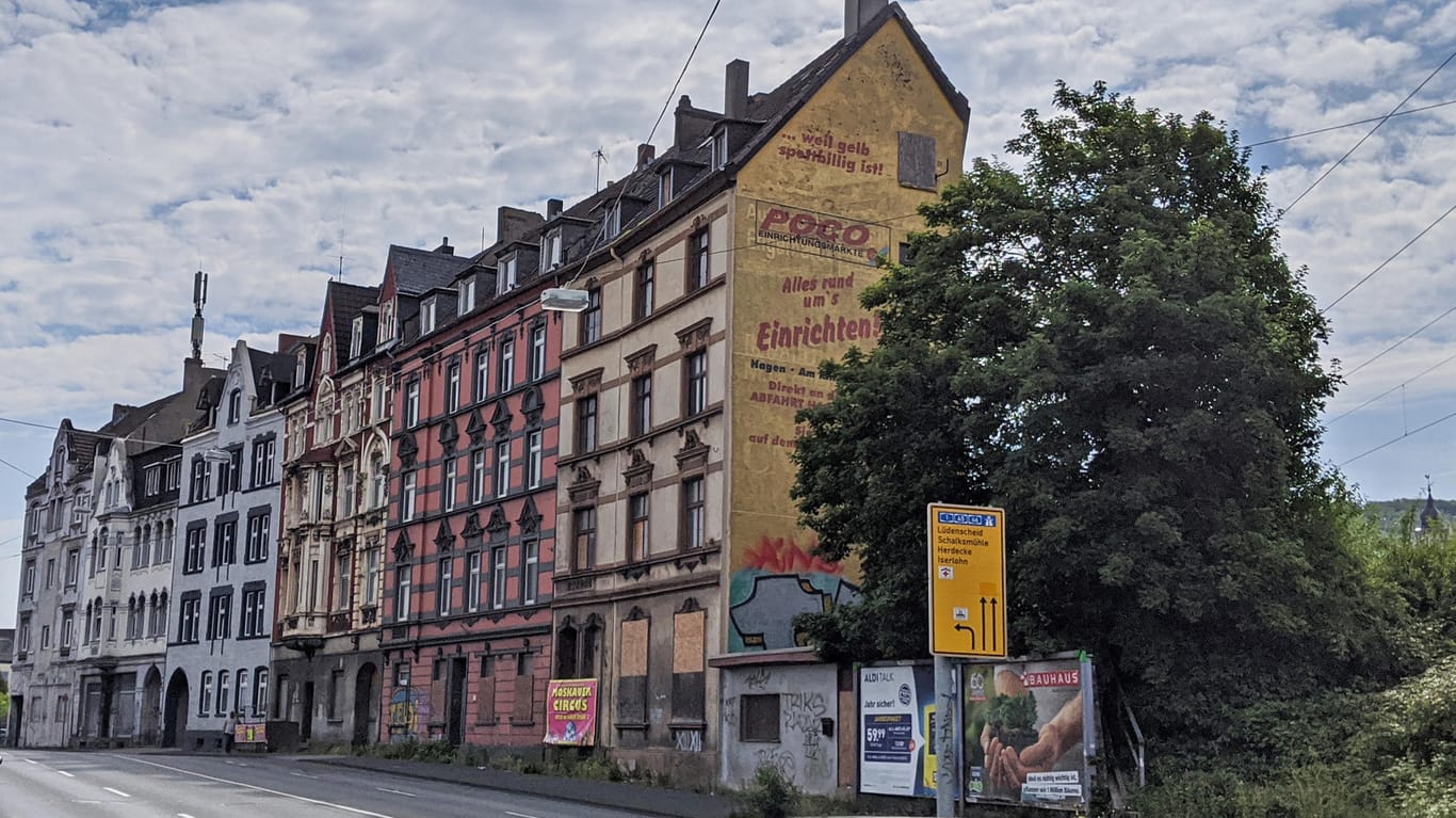 Die Häuser mit den Nummern 95-99 in der Wehringhauser Straße in Hagen: Sie werden abgerissen.