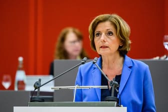 Malu Dreyer spricht im Landtag