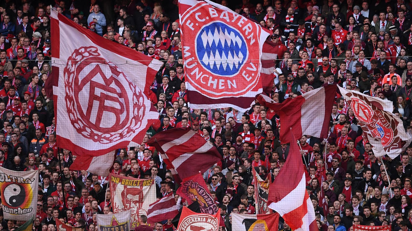 FC-Bayern-Fans im Stadion