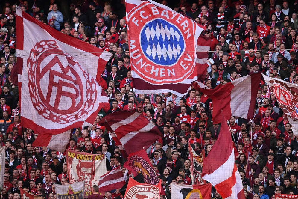 FC-Bayern-Fans im Stadion