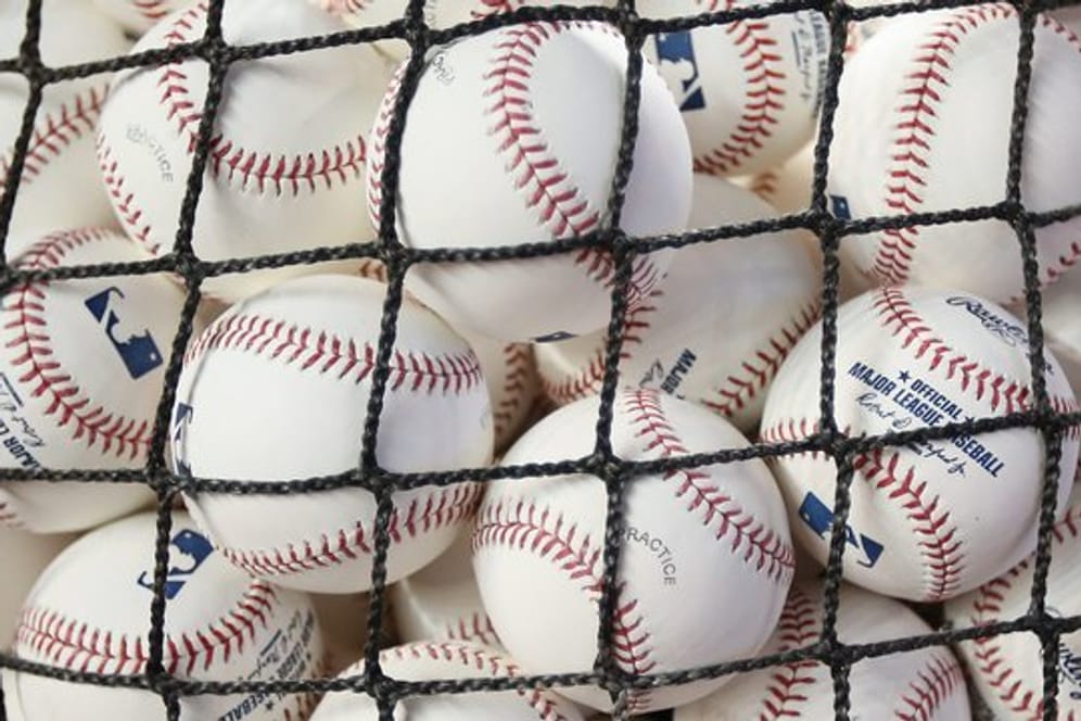 Unter Spielern, Managern und in US-Medien mehrt sich die Kritik an der Major League Baseball nach dem Corona-Ausbruch bei den Miami Marlins.