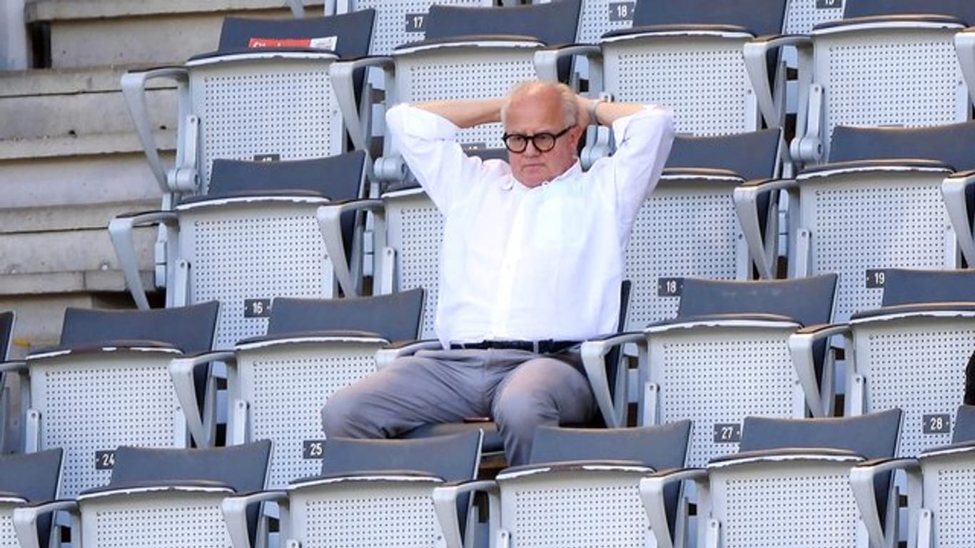 DFB-Präsident Fritz Keller sieht in Massentests vor einem Spiel eine Maßnahme, um wieder Spiele zumindest vor einer begrenzten Zahl von Zuschauern stattfinden zu lassen.
