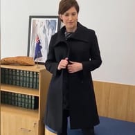 Nicolle Flint: Die australische Politikerin Flint hat sich in einem Video gegen sexistische Kommentare gewehrt – auf ungewöhnliche Weise