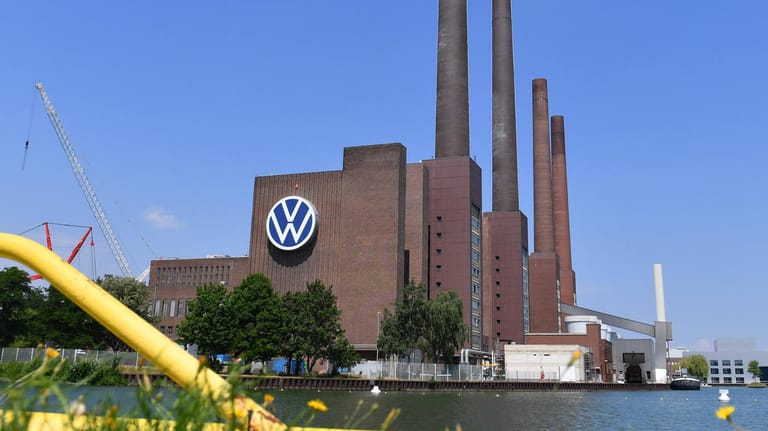 VW-Kraftwerk in Wolfsburg (Symbolbild): Ein Verfahren gegen vier Manager des Konzerns wurde eröffnet.