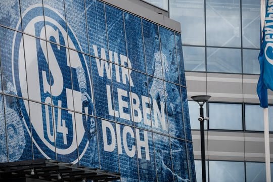 Schalke darf sich über eine Landesbürgschaft von NRW freuen.