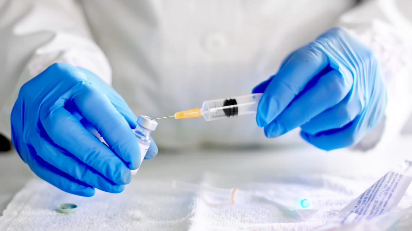 Impfstudie: Die Tests von Biontech und US-Pharmakonzern Pfizer sollen an Probanden im Alter zwischen 18 und 85 Jahren durchgeführt werden.