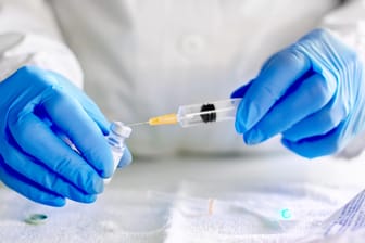 Impfstudie: Die Tests von Biontech und US-Pharmakonzern Pfizer sollen an Probanden im Alter zwischen 18 und 85 Jahren durchgeführt werden.