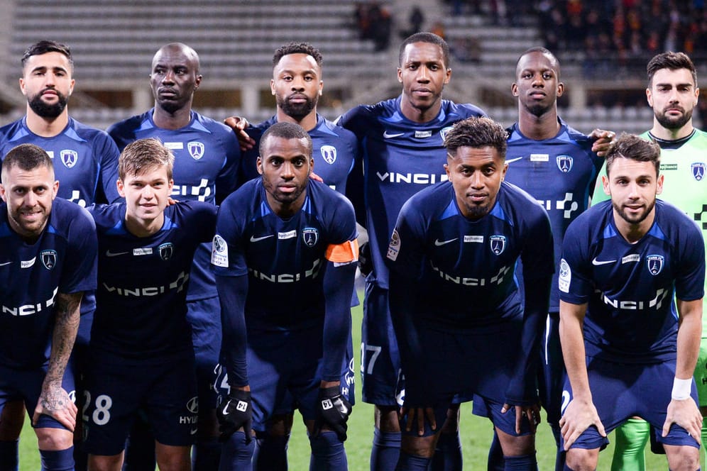 Mannschaft von Paris FC: Ab kommender Saison wird das Königreich Bahrain auf den Trikots der Hauptstädter für sich werben.