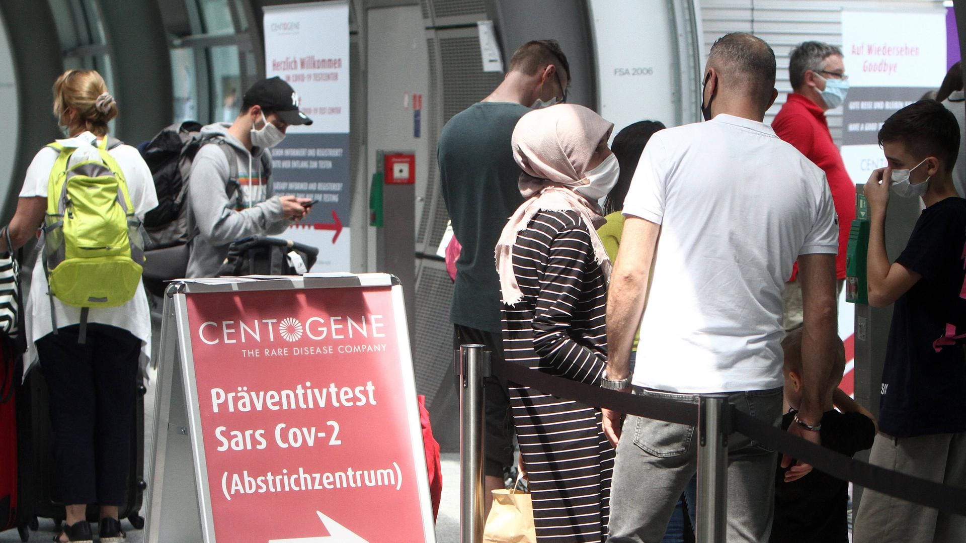 Covid-19-Teststation auf dem Frankfurter Flughafen.