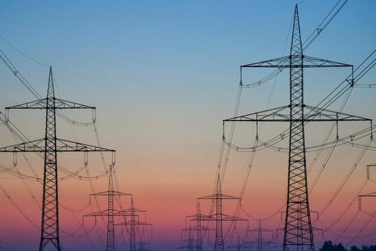 Im Zuge der Energiewende müssen noch Tausende Kilometer Leitungen neu gebaut oder umgebaut werden.