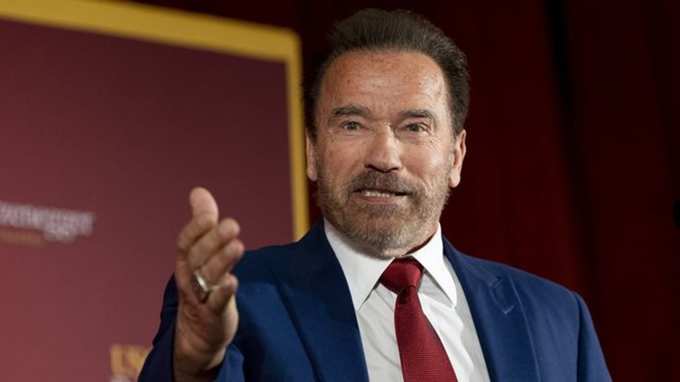 Arnold Schwarzenegger hat jetzt einen Hund namens Dutch.