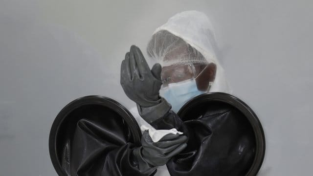 Die USA testen Hunderttausende Menschen pro Tag auf das Coronavirus - und kommen mit dem Auswerten nicht hinterher. Die USA testen Hunderttausende Menschen pro Tag auf das Coronavirus - und kommen mit dem Auswerten nicht hinterher.