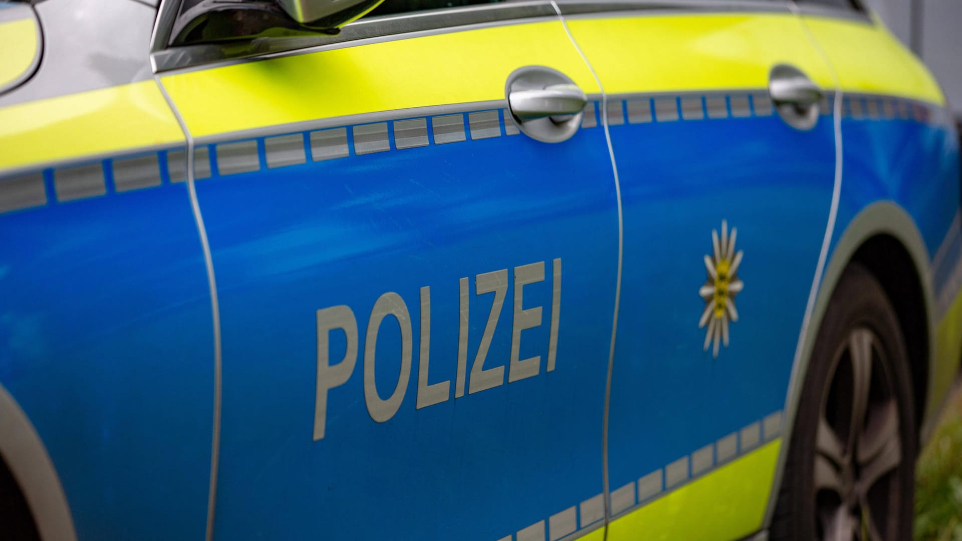 Ein Polizeiwagen (Symbolbild): In Erfurt hat es in kurzer Zeit zweimal gekracht.