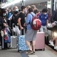 Bahnfahren in der Corona-Krise: In den Zügen der Deutschen Bahn herrscht Maskenpflicht.