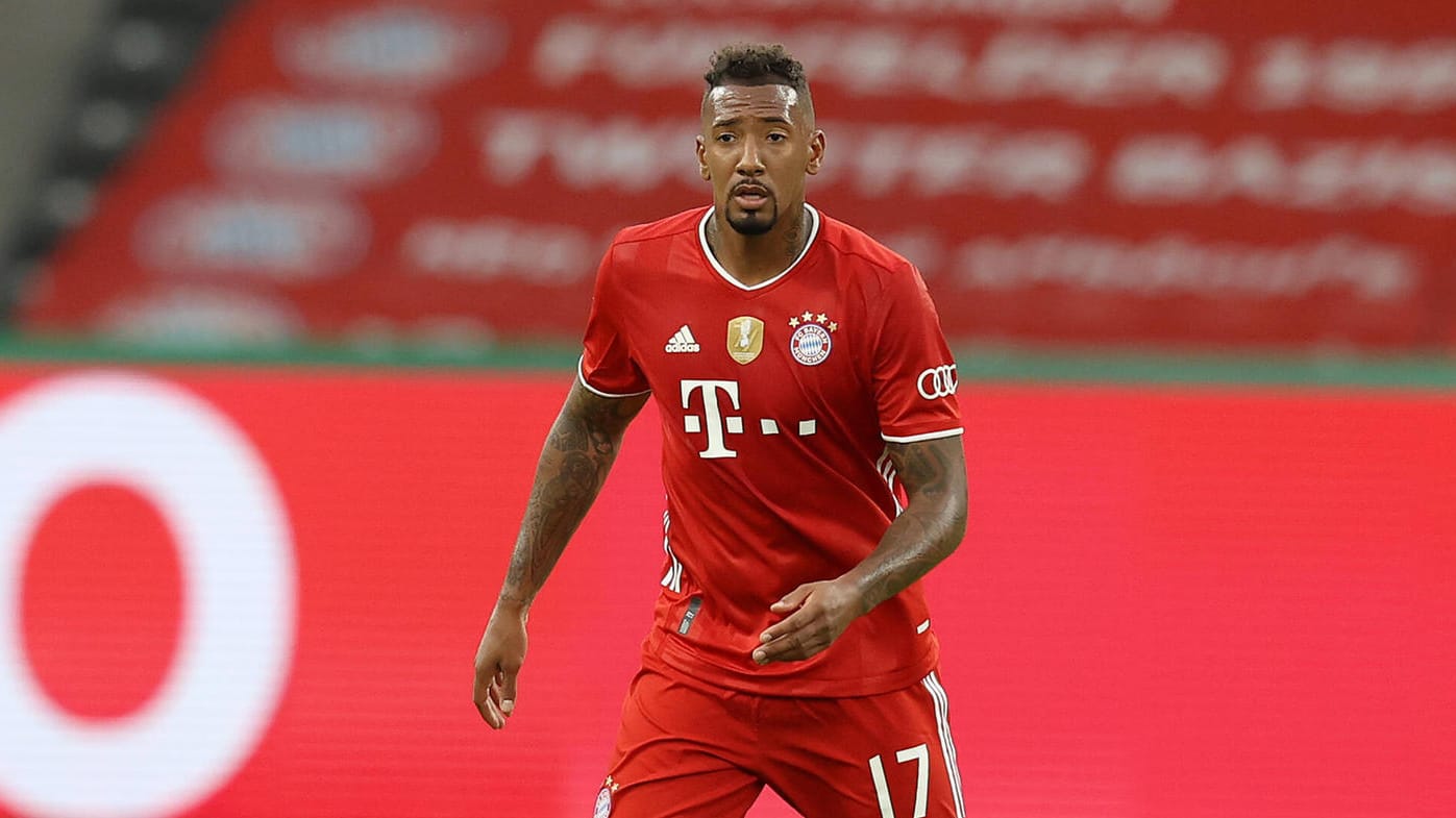 Jerome Boateng: Der Verteidiger kokettiert trotz einer starken Rückrunde mit einem Abschied aus München.