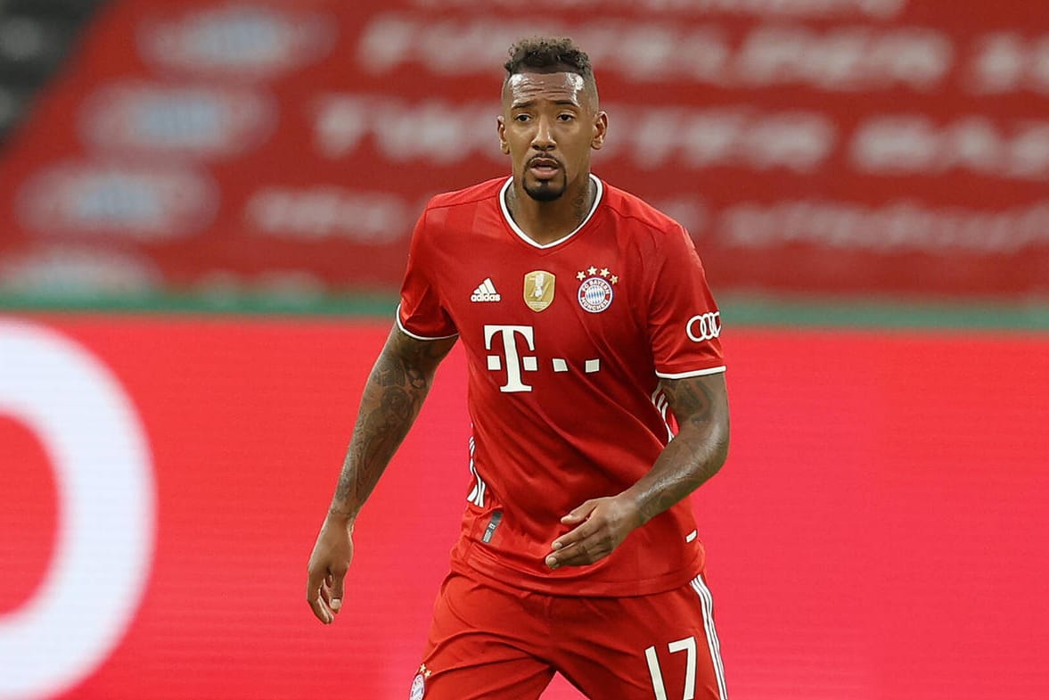 Jerome Boateng: Der Verteidiger kokettiert trotz einer starken Rückrunde mit einem Abschied aus München.