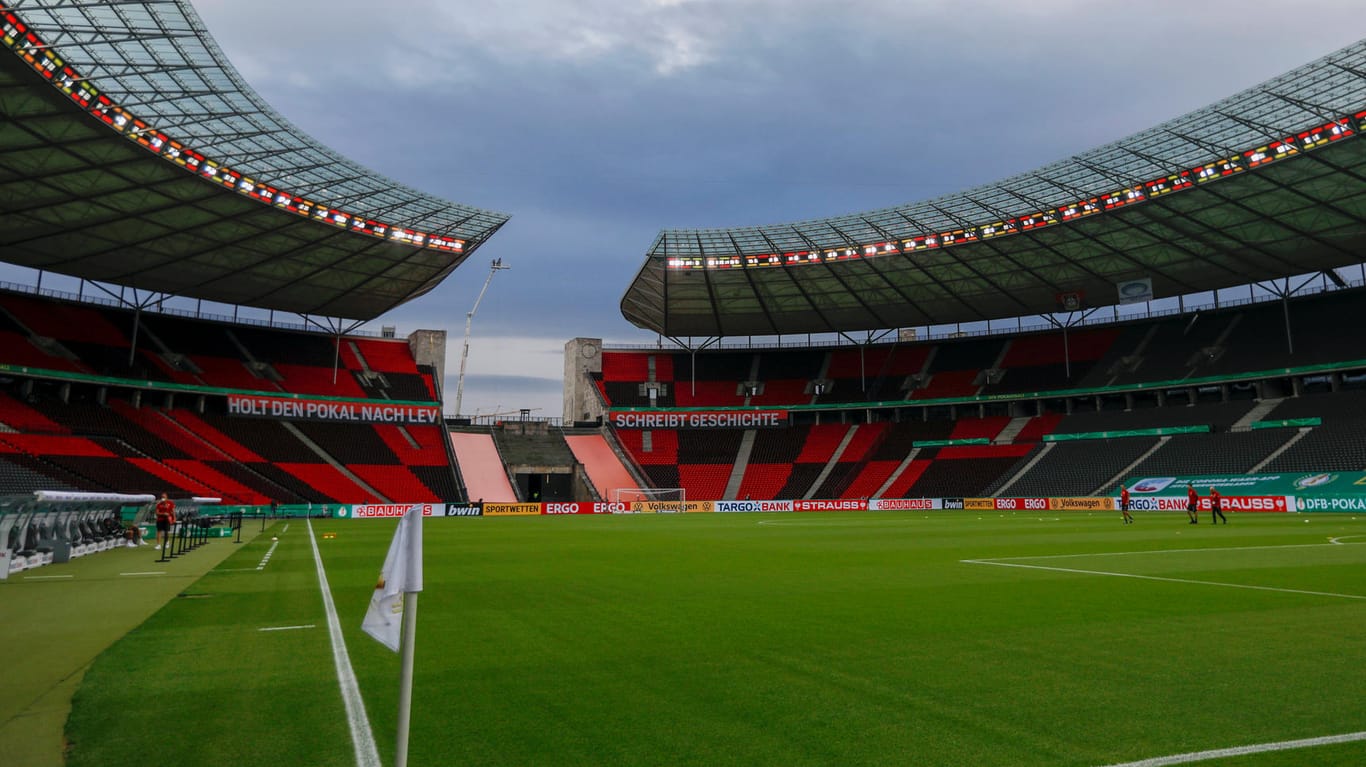 Laut neuem DFL-Konzept: Leere Stadion wie hier während des DFB-Pokalfinales zwischen Bayern München und Leverkusen sollen bald der Vergangenheit angehören.