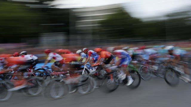 Bereits kurz nach dem Start gibt es die ersten Corona-Fälle bei der Burgos-Rundfahrt.