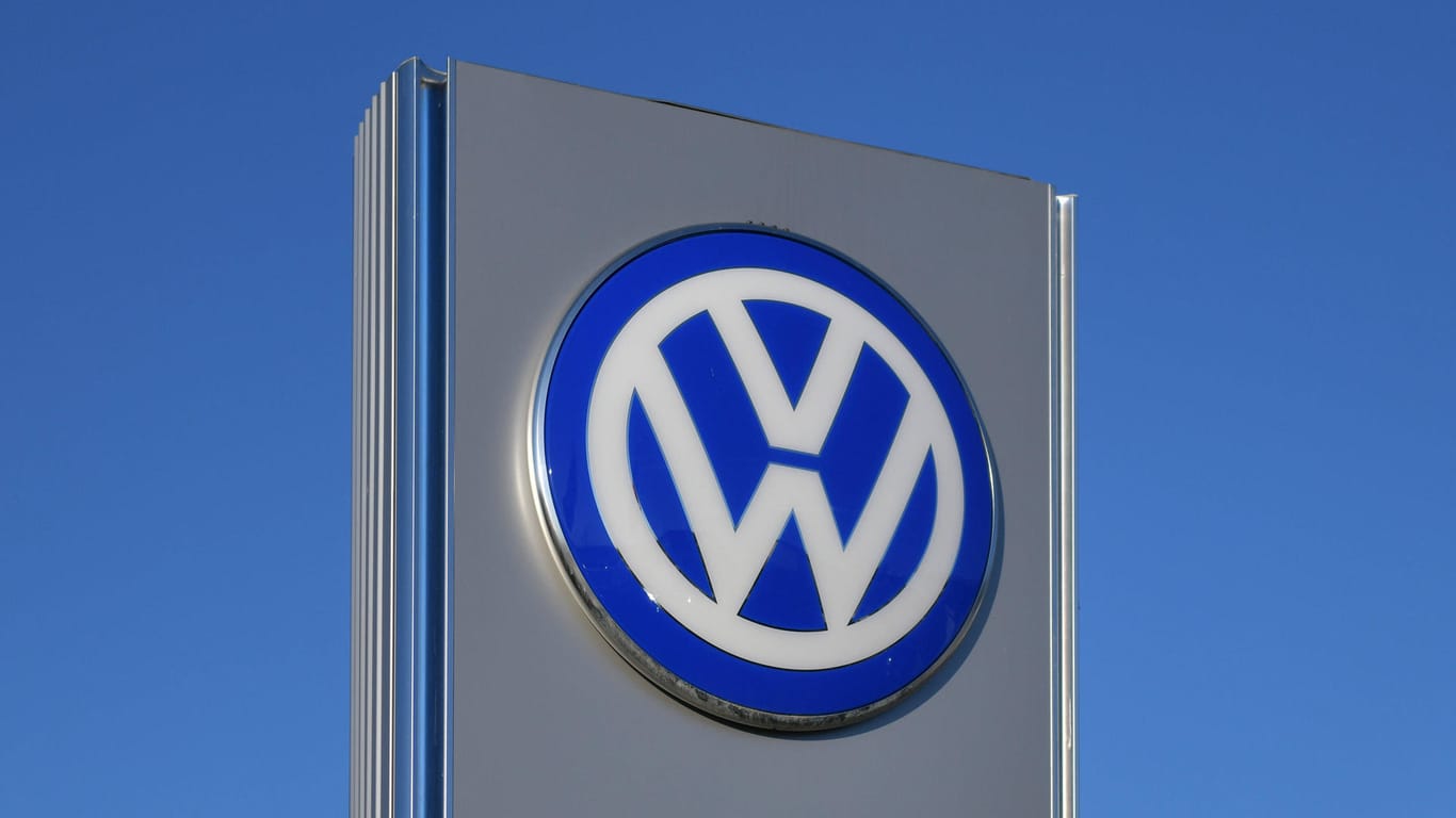 VW-Logo: Interne Gespräche einer Arbeitsgruppe des Autobauers wurden mitgeschnitten.