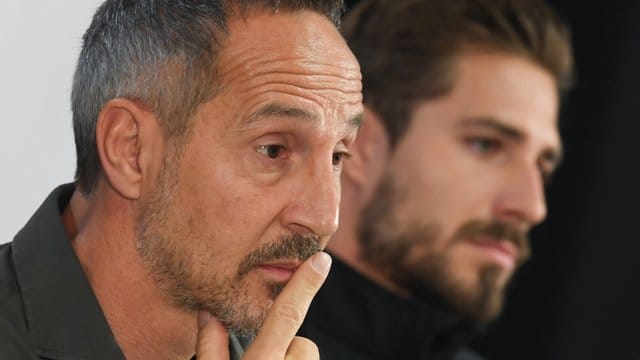Baut auf Kevin Trapp als die Nummer eins im Eintracht-Tor: Trainer Adi Hütter. Baut auf Kevin Trapp als die Nummer eins im Eintracht-Tor: Trainer Adi Hütter.